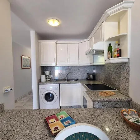 Enjoy Holiday-wonderful Views Apartment