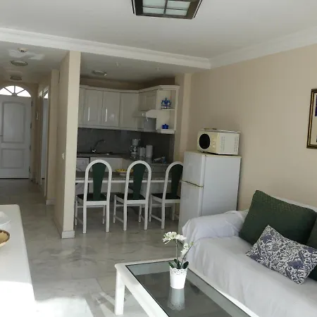 Enjoy Holiday-wonderful Views Apartment *